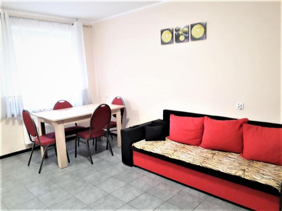 Ow Wilk - Pokoje I Domki Z Aneksami Kuchennymi, Parking, Plac Zabaw Леба Экстерьер фото