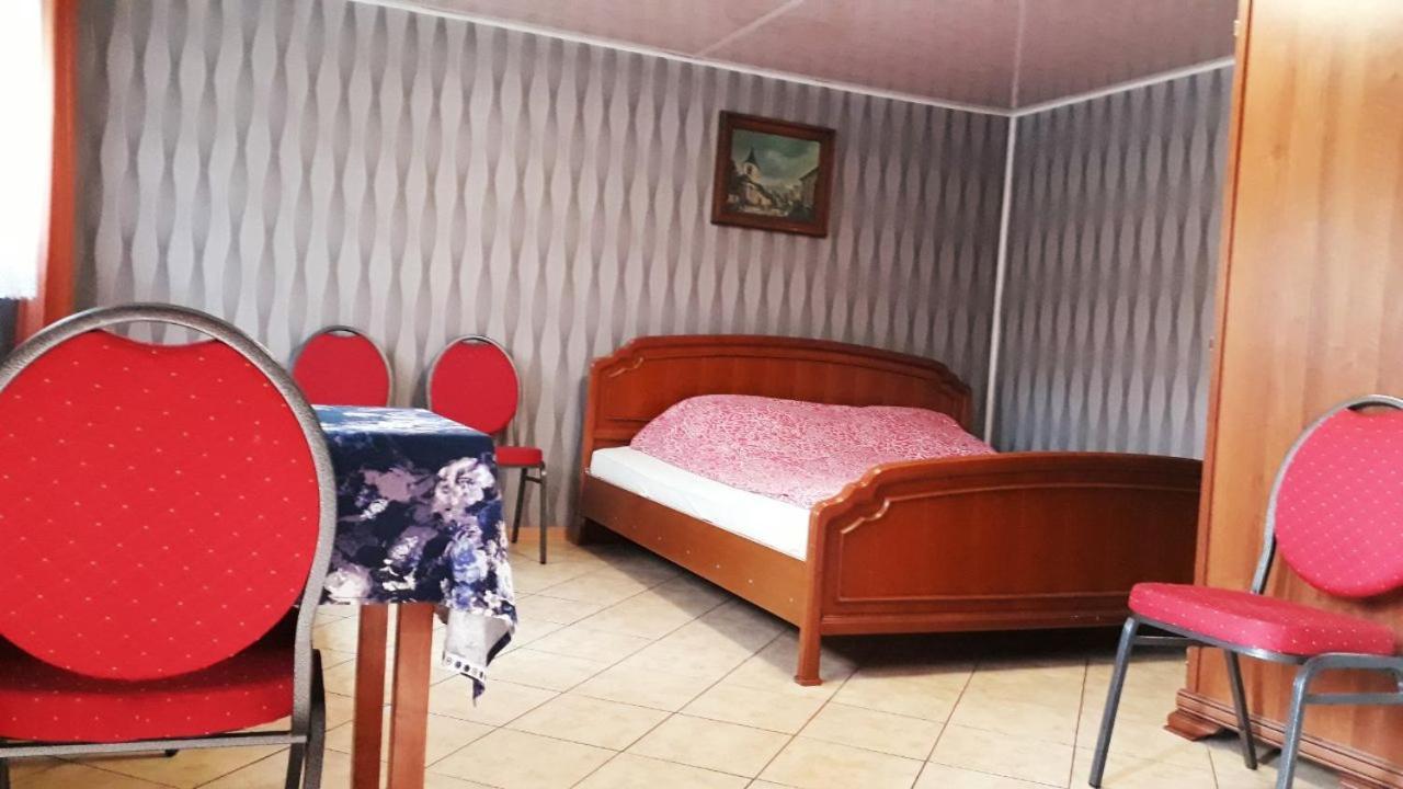 Ow Wilk - Pokoje I Domki Z Aneksami Kuchennymi, Parking, Plac Zabaw Леба Экстерьер фото